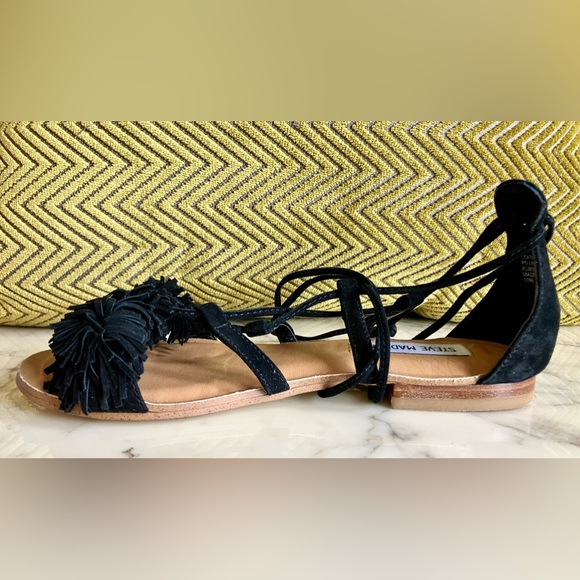 EUC STEVE MADDEN Swizzle Suede Pom Pom Gladiator Sandals Size 7M Black Worn 1x! - Picture 11 of 14